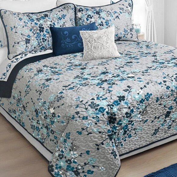 New 3-Piece Blue Floral Bouquet Quilt Set • Reversible • DoubleQueen (DQ) Size - Picture 2 of 4
